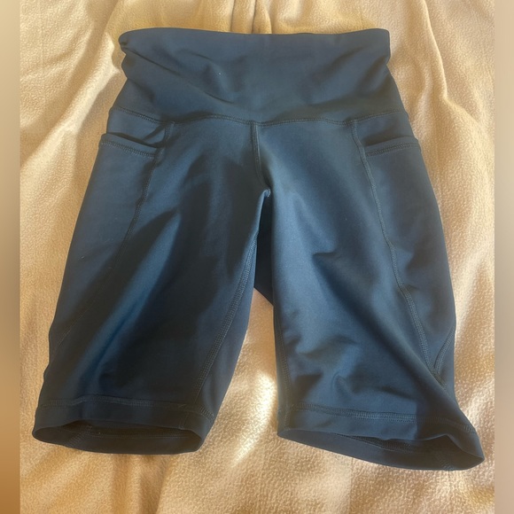 4 Old navy shorts athletic dance and yoga shorts 4 different patterns - Picture 1 of 7